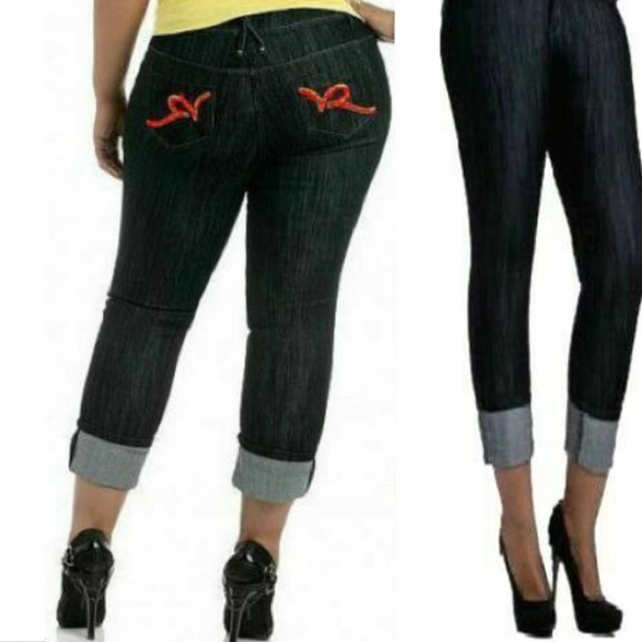 NWT ROCAWEAR Y2K Cuff Dark Wash Crop Jean Capri Stretch PLUS SIZE   16 - Picture 10 of 17